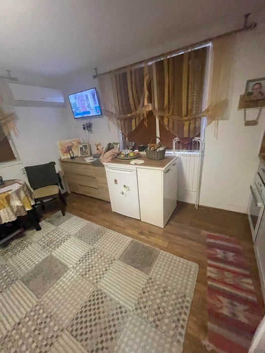 Дава се под наем Едностаен апартамент в София, Надежда 1 - 50 кв.м за 350 € - Снимка #2