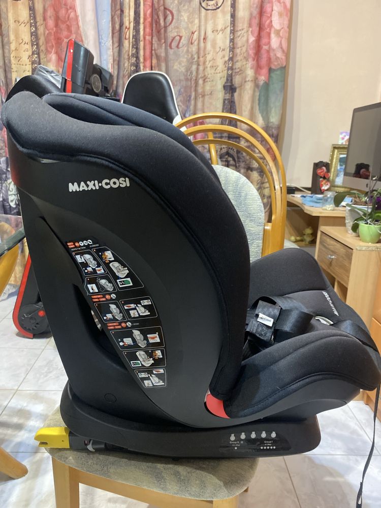 MaxiCosi детско столче