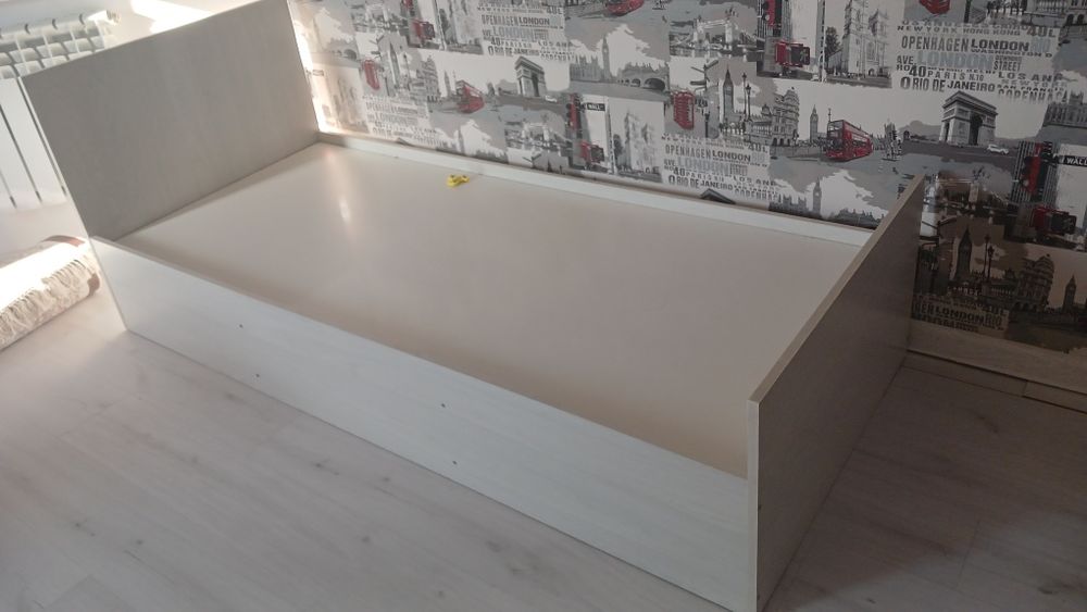 Одинноспальный кровать