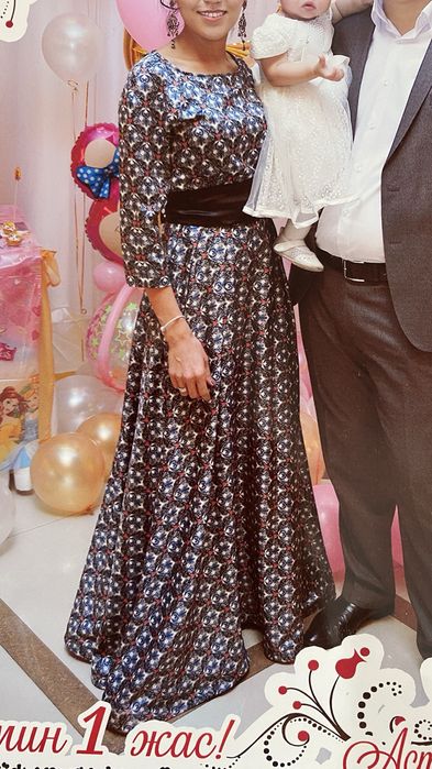 Продается женское платье