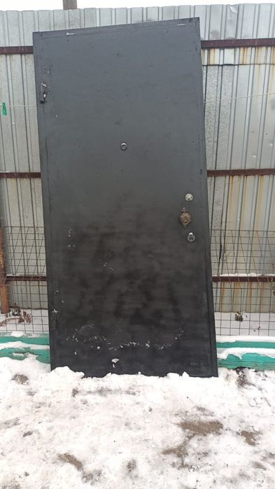 Продам дверь срочно