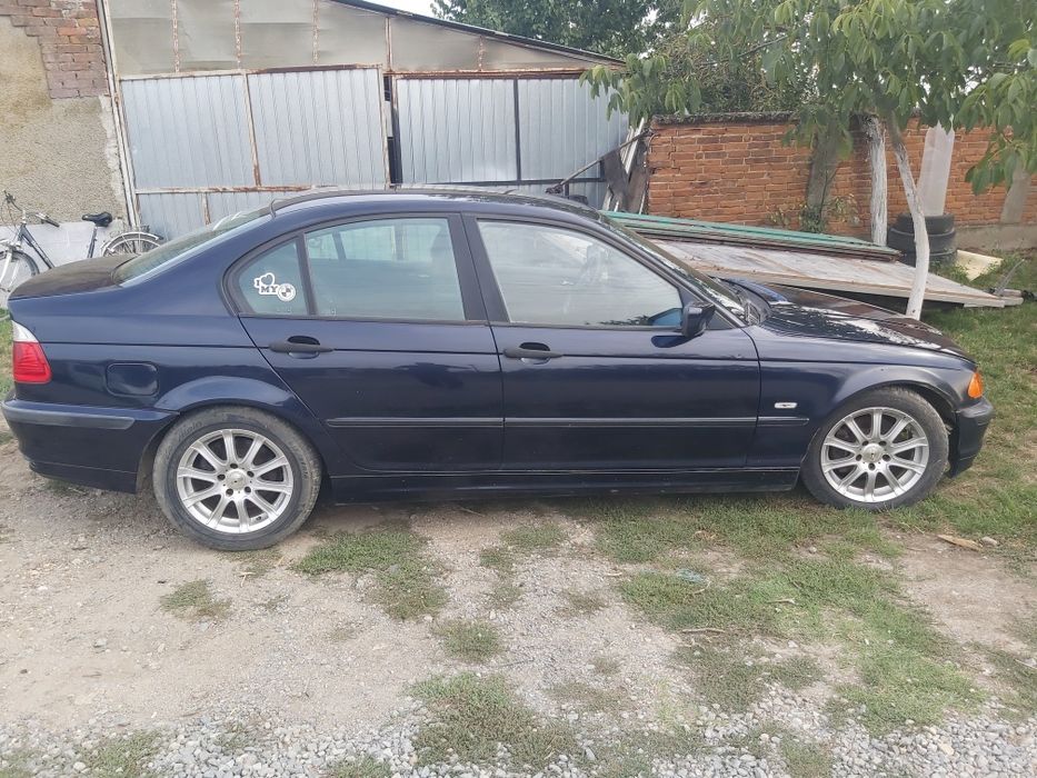 Vind Dacia Logan și un BMW