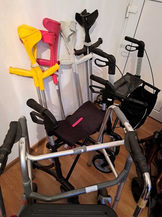 cârje rolator mergător cadru bătrâni,cadru,carucior wc,Vital carbon