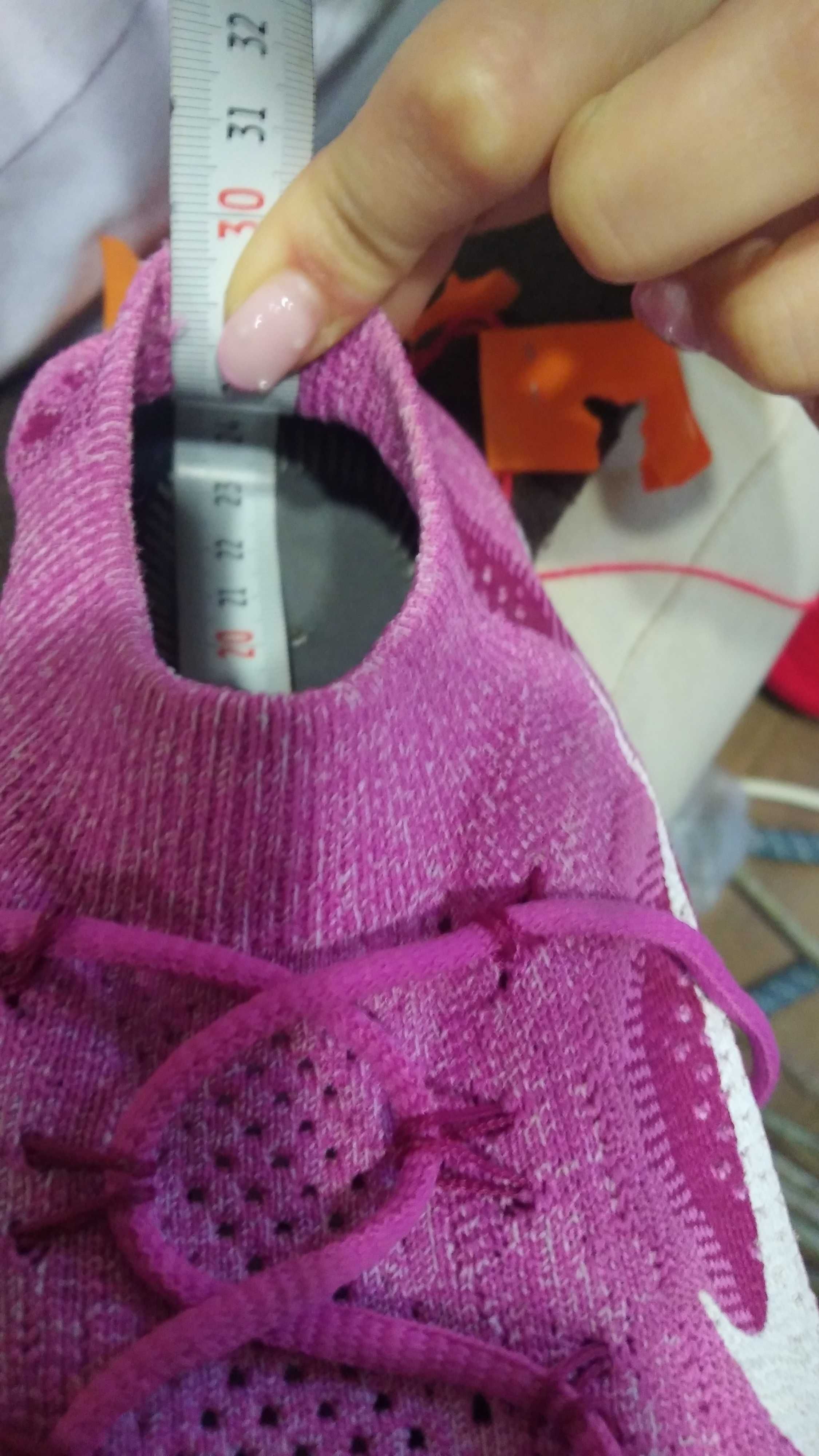 маратонки Nike номер