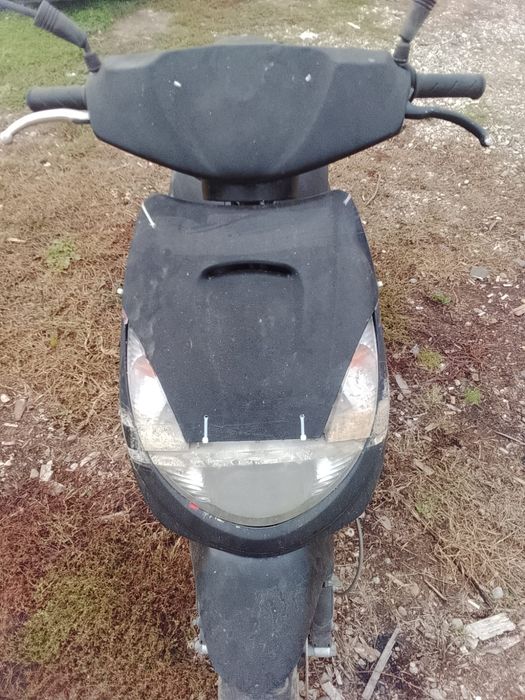 Vând scuter peugeot