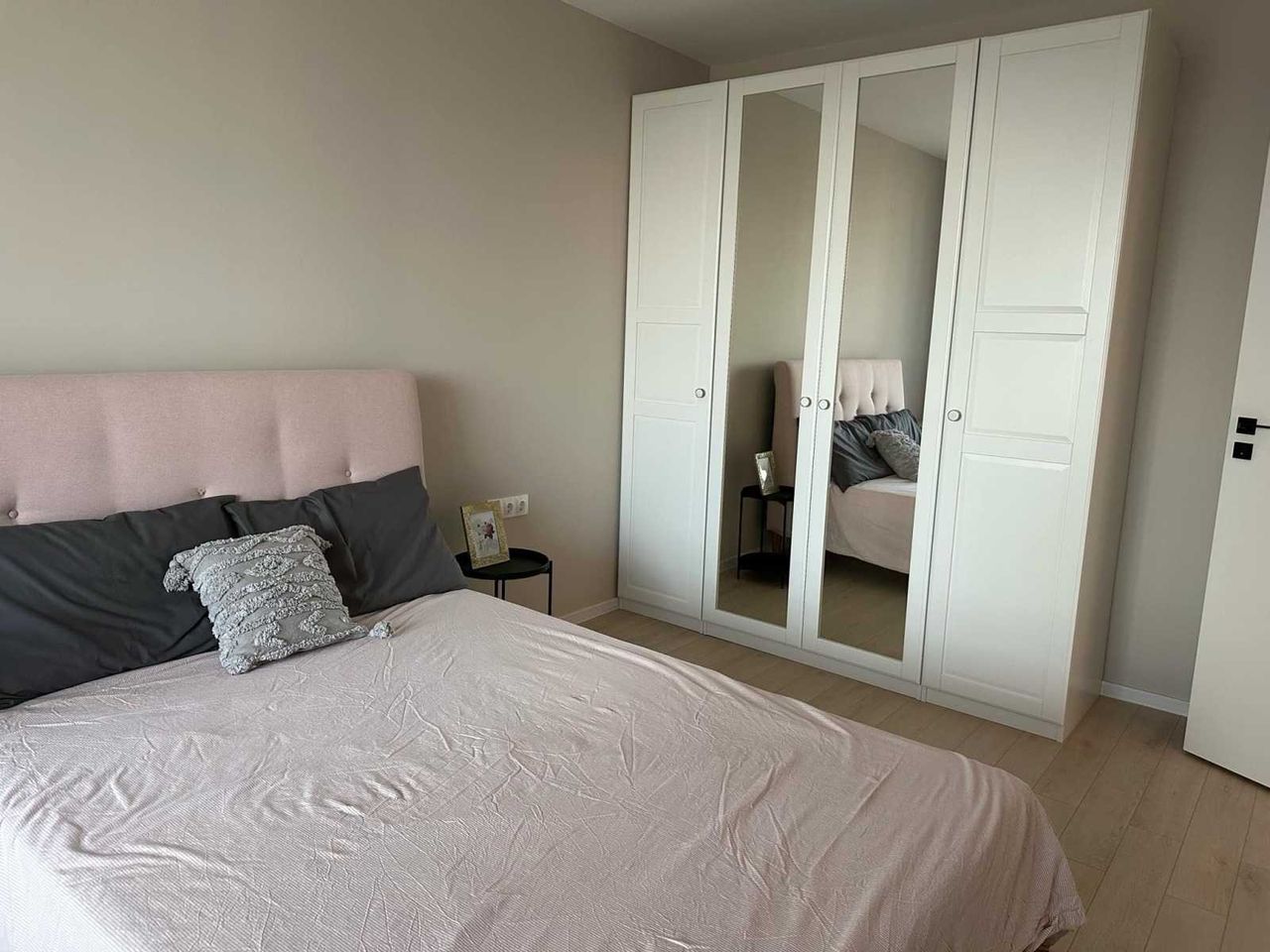 Дава се под наем Двустаен апартамент в София, Дружба 2 - 80 кв.м за 650 € - Снимка #4