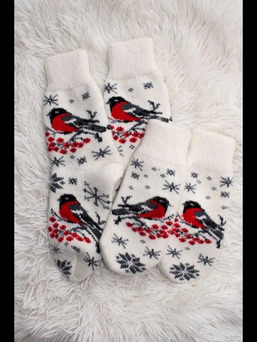 Комплект варежки и носки "Снегири"