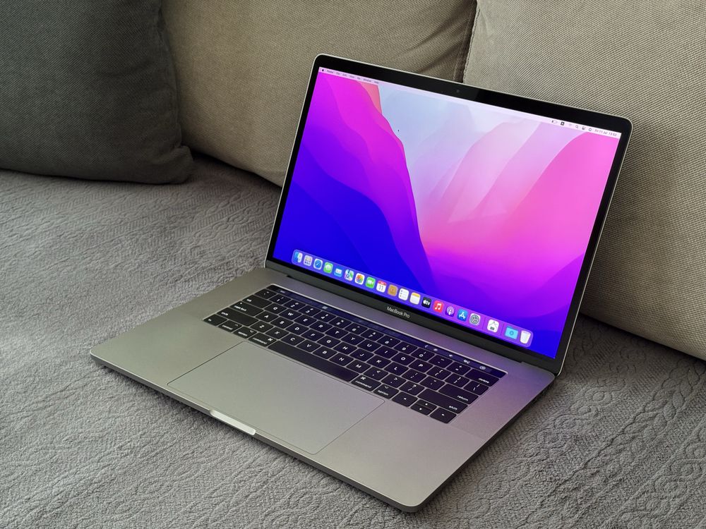 15,4'Macbook Pro 2017 Touchbar/i7 2.9Ghz/16GB Ram/512GB SSD/Radeon 4GB