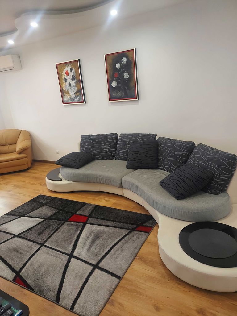 Дава се под наем Тристаен апартамент в Плевен, Дружба 3 - 110 кв.м за 459 € - Снимка #7