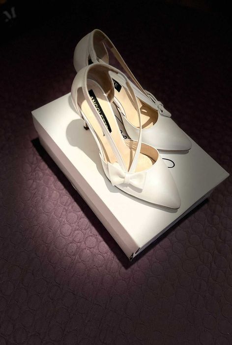 Pantofi albi Ancolette mărimea 36