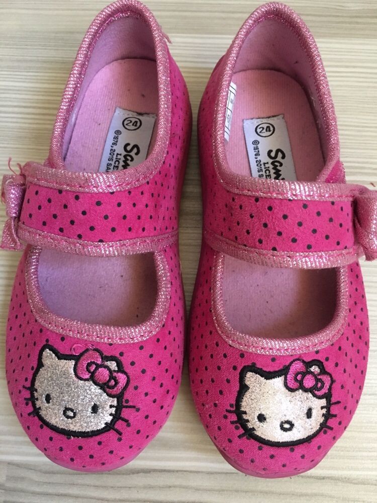 Papuci Hello Kitty Aurora Minnie mar.24,25,26,27,28, 30 super frumosi