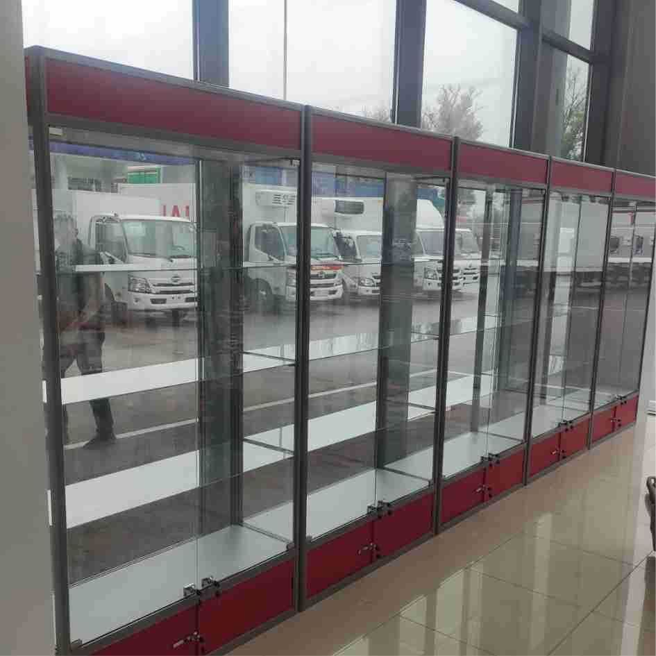 Стеклянные витрины и прилавки от производителя alvp