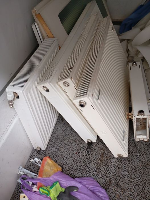 Vînd calorifere second-hand