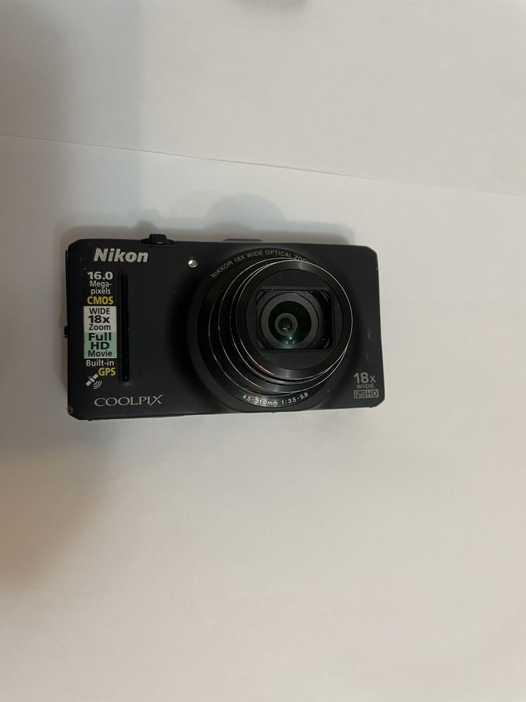 Nikon S9300 18x zoom optic 16Mpx afisaj data ora