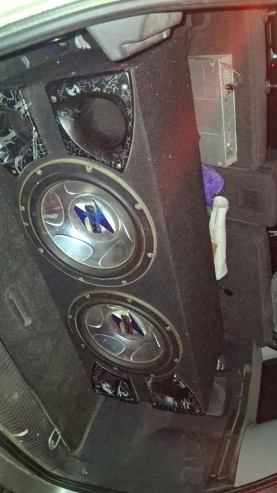 Vand subwoofer axton sau schimb cu ceva mai mare