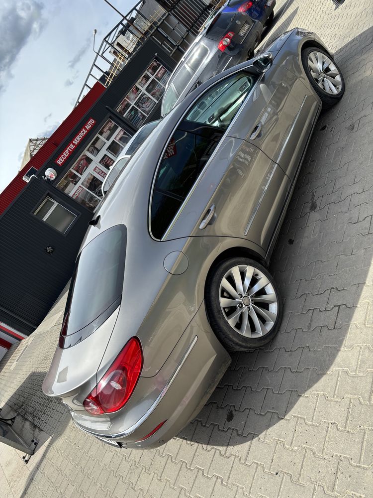 Vând volkswagen Passat CC