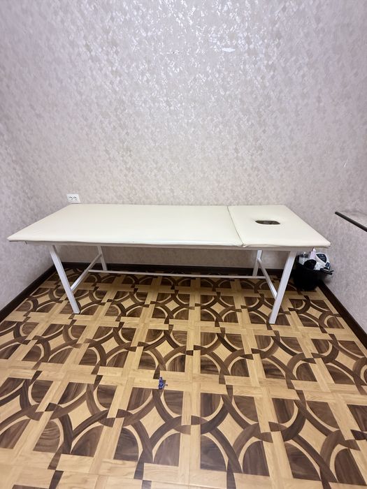 Massajniy kushetka sotiladi