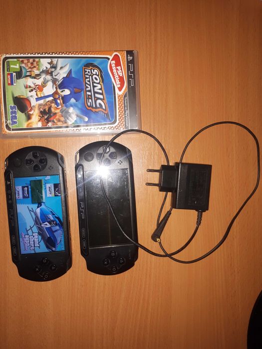 Psp-e1008 две одна работает другая нет