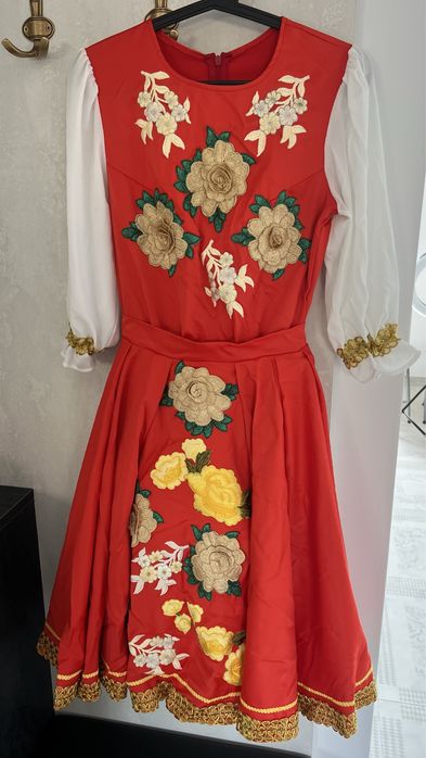Rochie dans rusesc