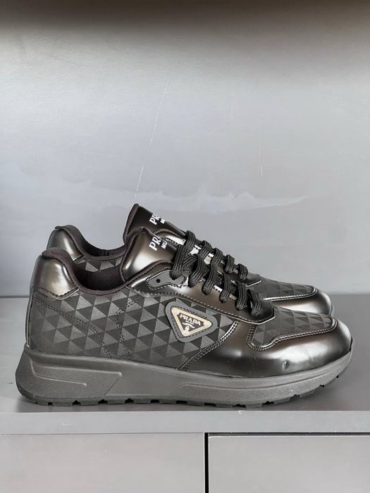 Adidasi Prada noi !!! Marimi 40/44 !!!