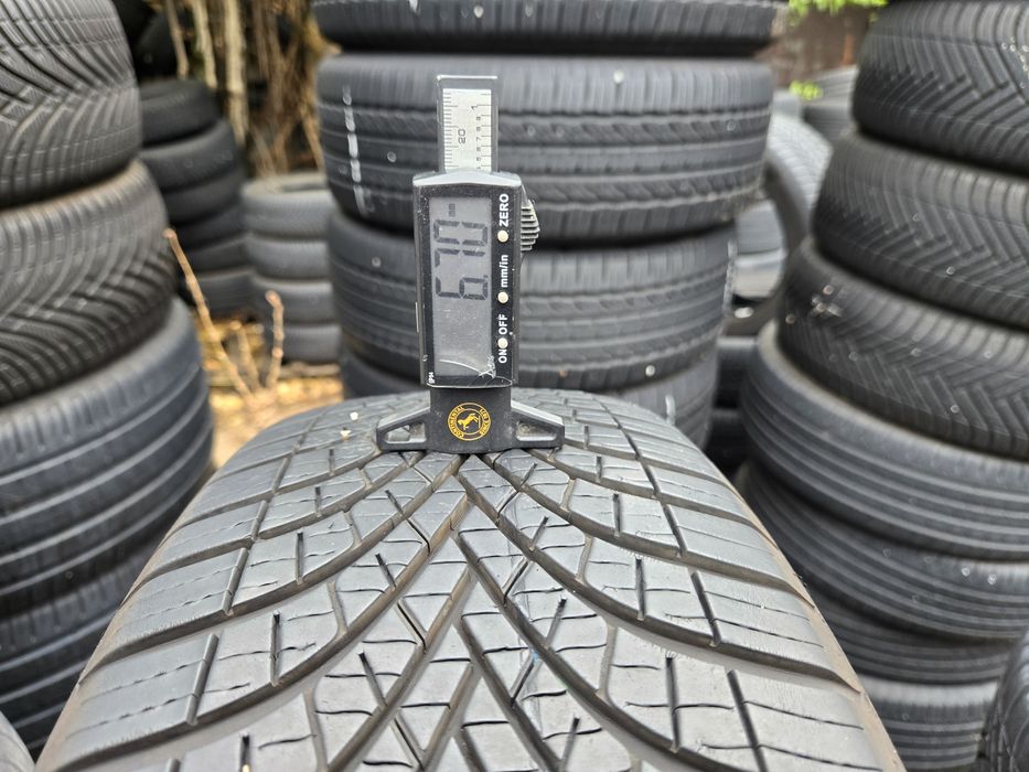 4бр. 215 65 16 Dunlop всесезонни.