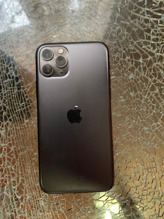 Vând iphone 11 pro
