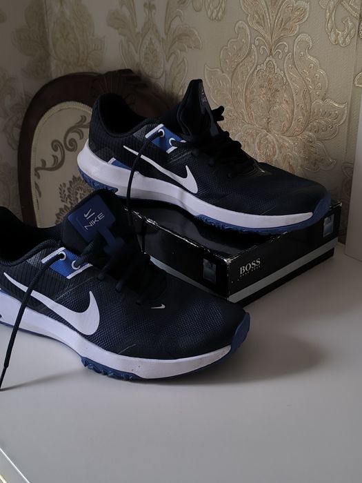 Nike Varsity noi .purtați 1 data