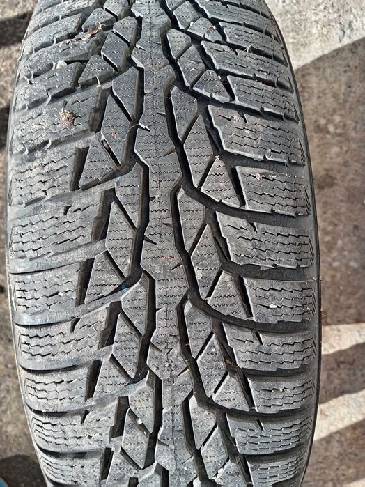 Зимни гуми 195/65/15 Nokian с джанти 15 '5х100 ползвани един сезон.