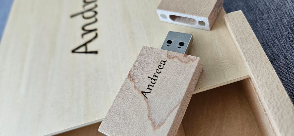 Stick USB din lemn si cutie 64GB