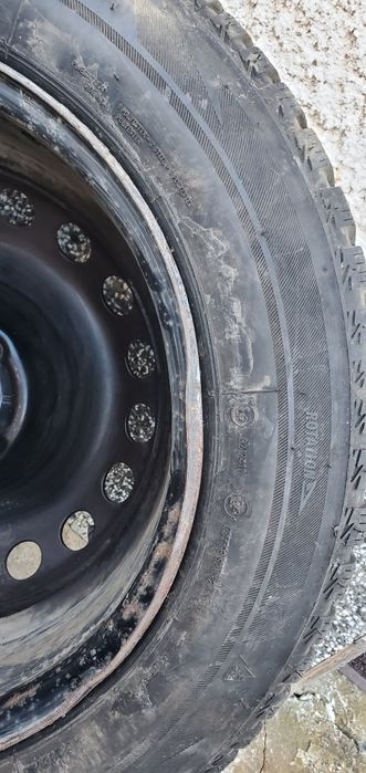 Продавам джанти с гуми за Нисан, Рено, Дачия и тасове за Нисан