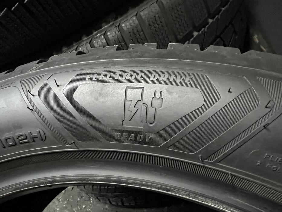 DOT:2024г. 245/45/19 Good Year - като Нови