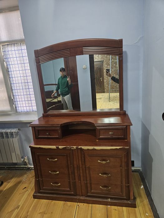 Спальный гарнитур