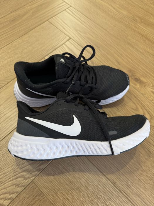 Кроссовки Nike оригинал 35 размер