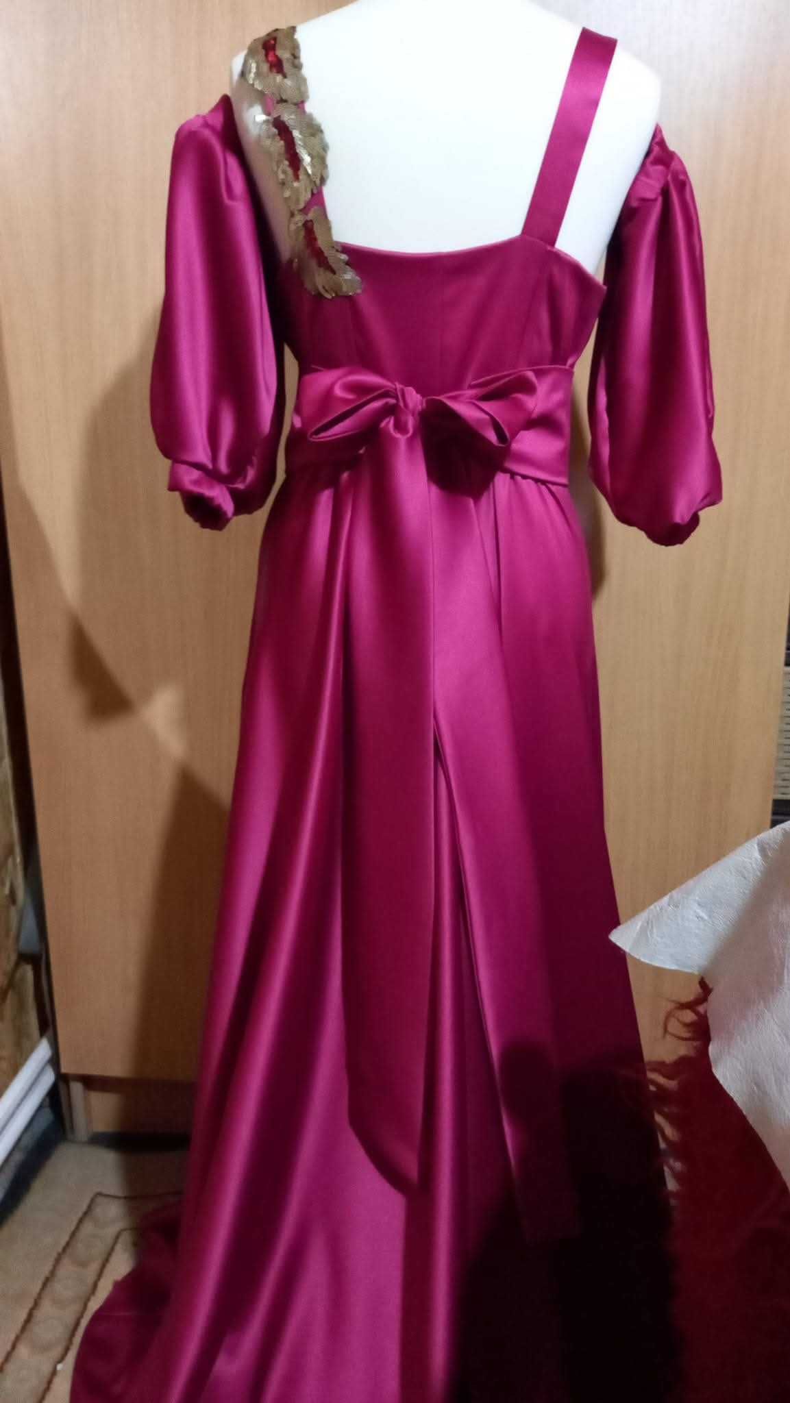 Vând rochie de nașă