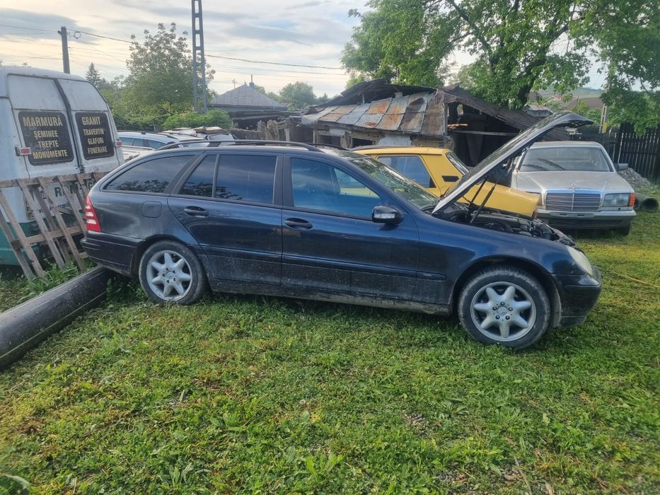 Dezmembrez Mercedes C180 Kompressor W203/S203