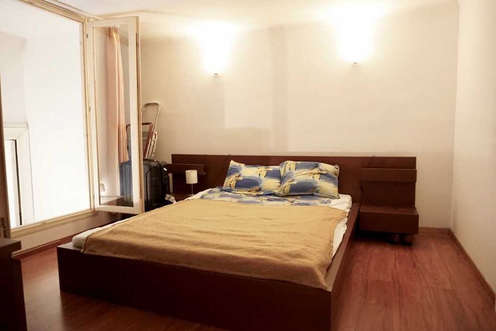 Дава се под наем Тристаен апартамент в София, Център - 90 кв.м за 433.5 € - Снимка #2