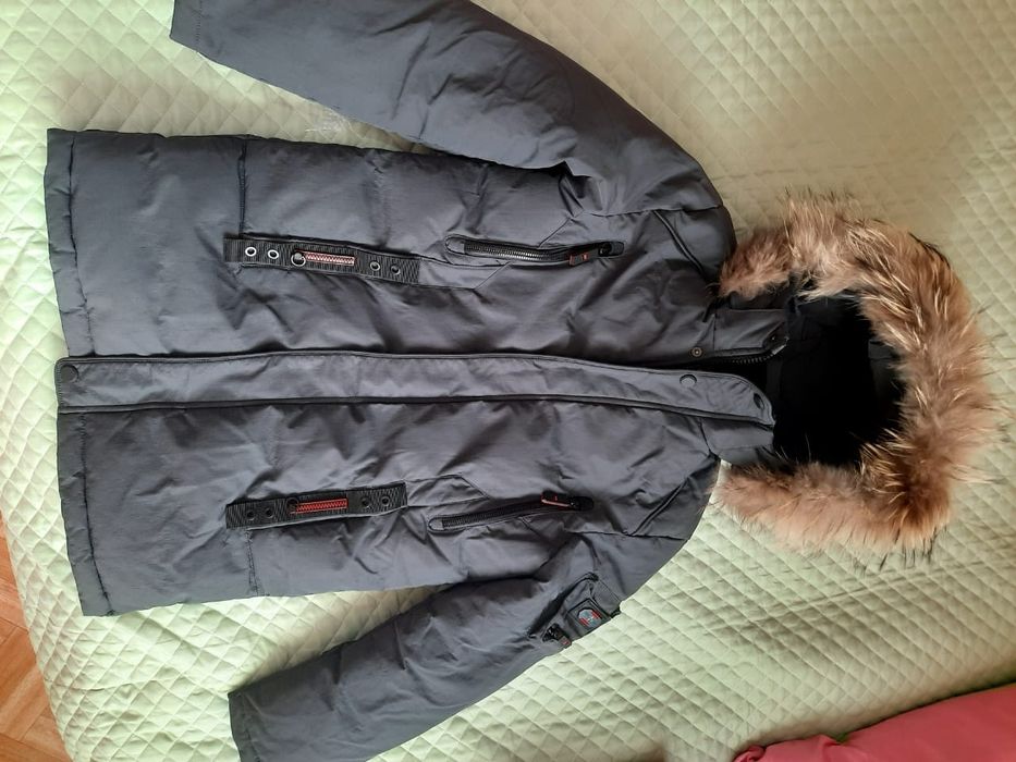 Продам зимнюю куртку