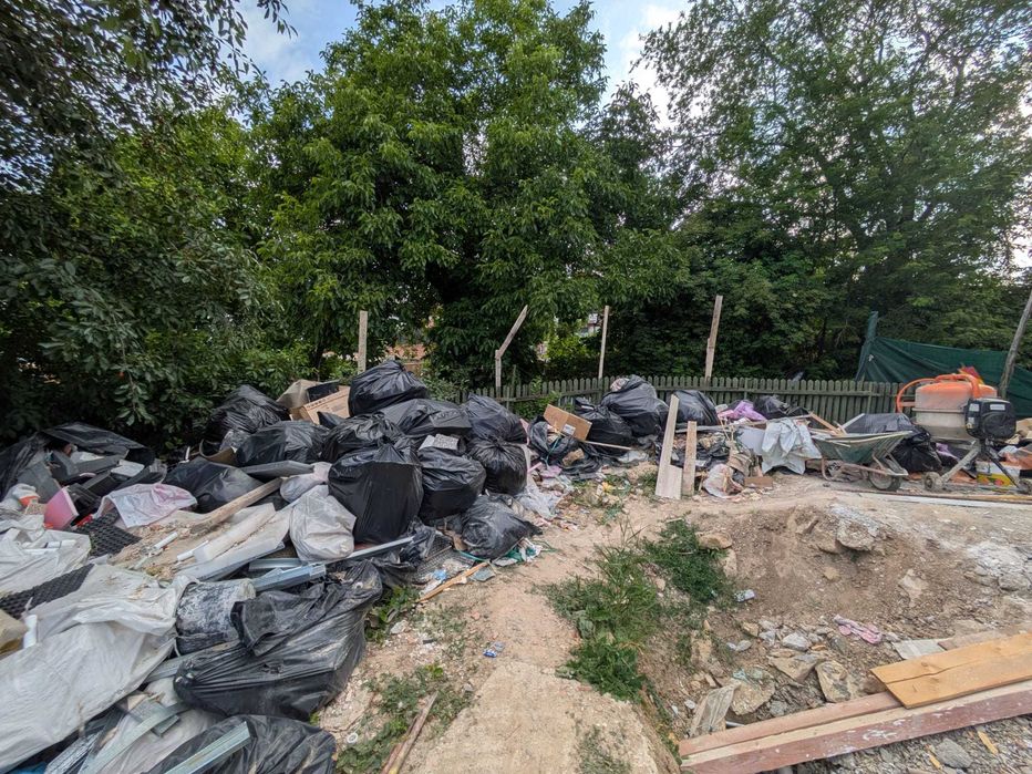 Curatenie apartamente ,curatenie garaje ,ridicam moloz si gunoi