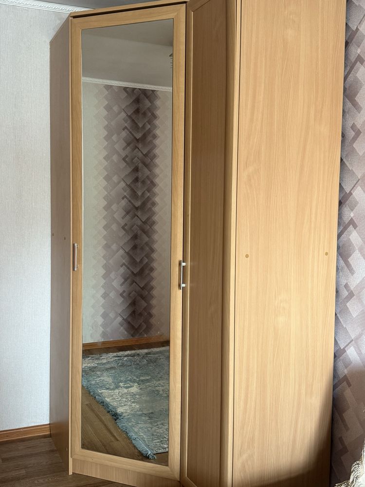Продается угловой шкаф в отличном состоянии!