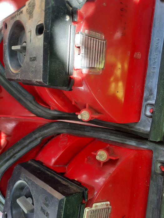 Set lampi, stopuri  spate audi 80