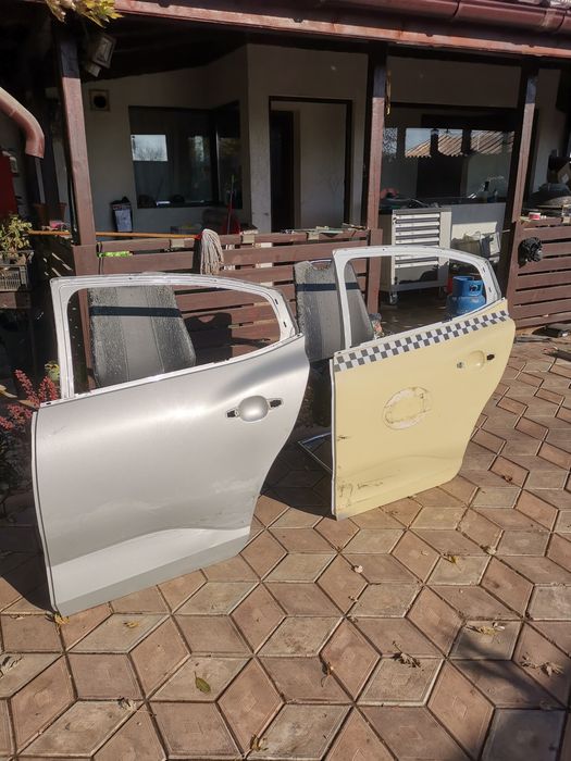 Ușă stânga spate dacia Logan 3