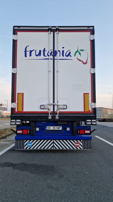 Ansamblu Scania r450/Semiremorca Schmitz