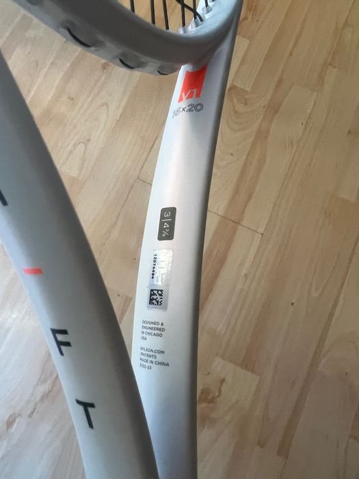 Wilson Shift 99L тенис ракета.