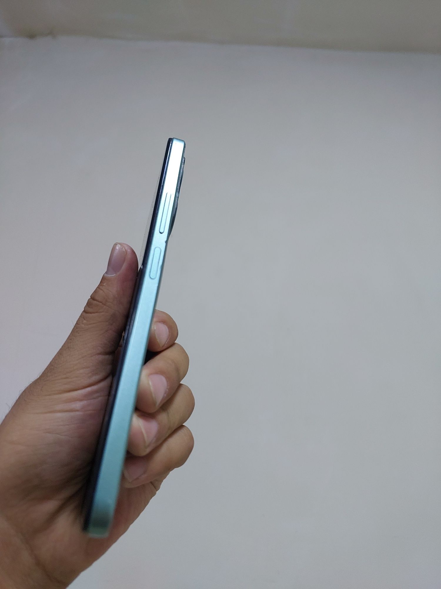Redmi not  12 128 gb  holati yaxshi ishlashi zur