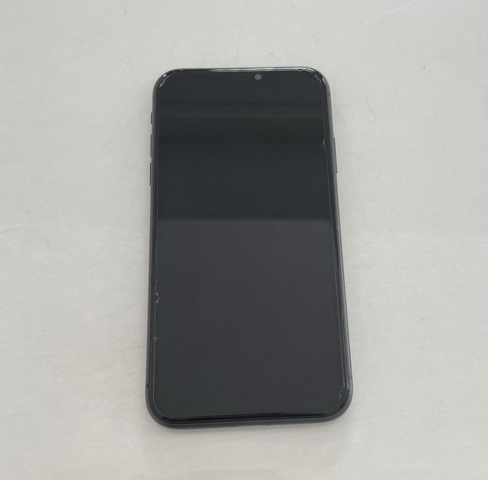 Продам iPhone 11 128 GB в идеальном состоянии