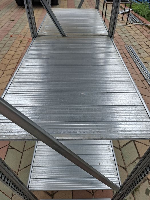 Rafturi metalice depozitare ușoară