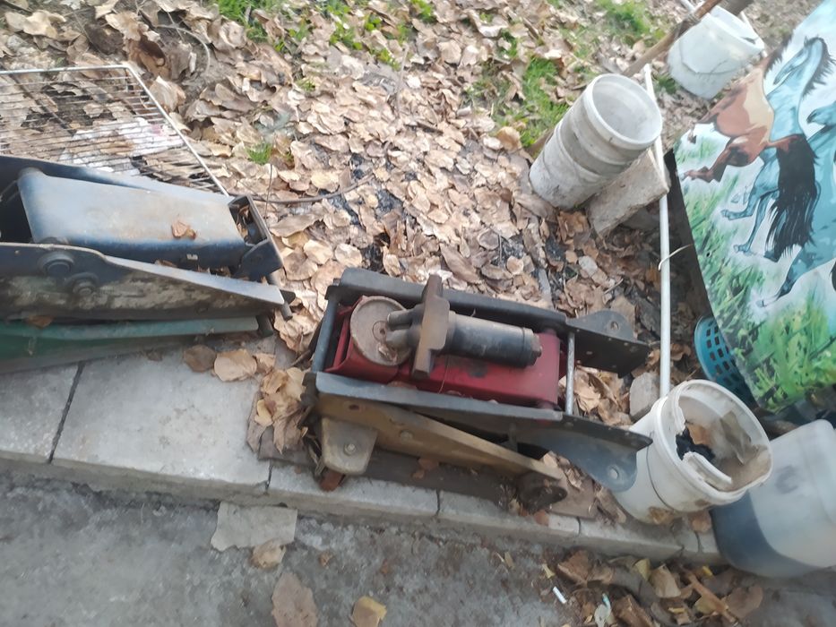 Продам корпуса от трёхтонных домкратов.