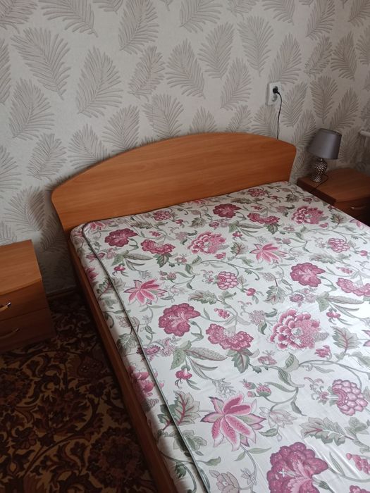 Продам спальный гарнитур