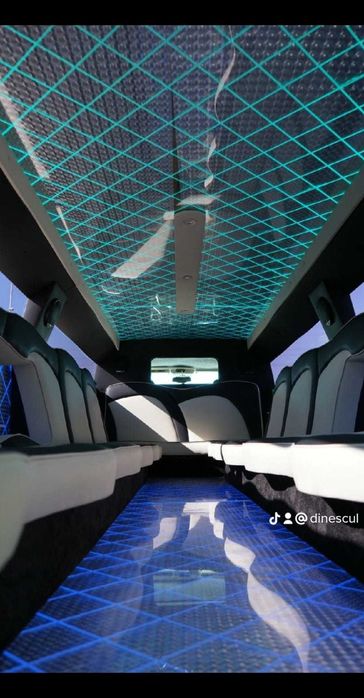 Limuzina Hummer H2 de inchiriat Inchiriez Limuzina Hummer H2