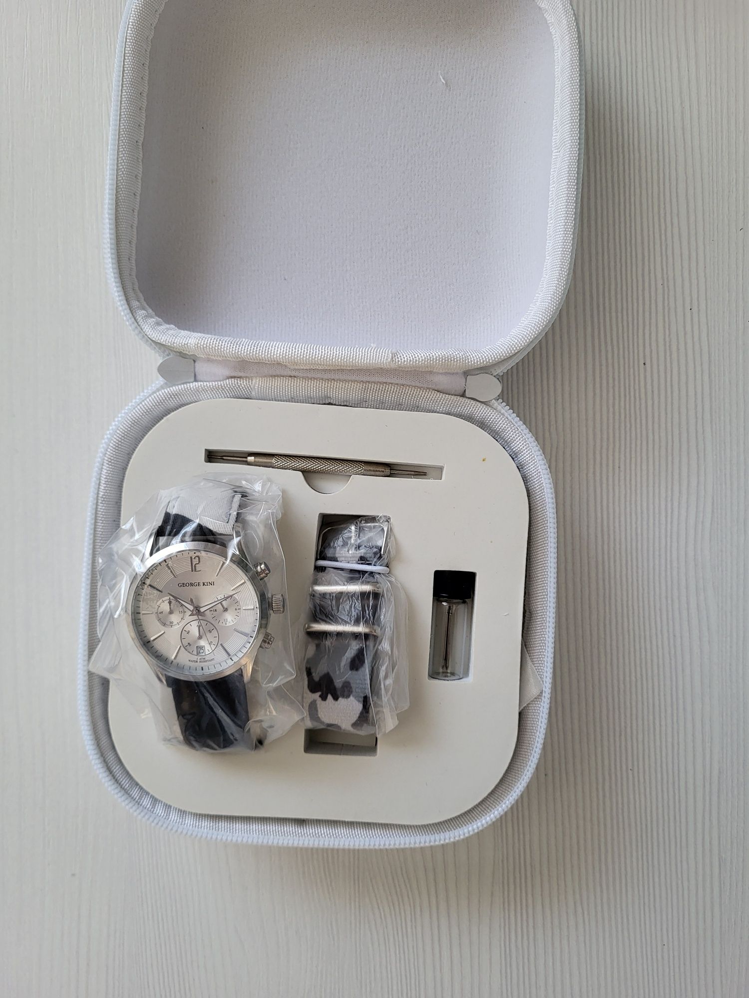 Мужские наручные часы GEORGE KINI, новые, торг.